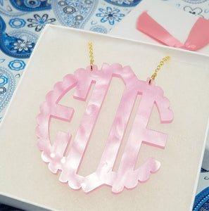 2.5" Pink Pearl Scalloped Necklace